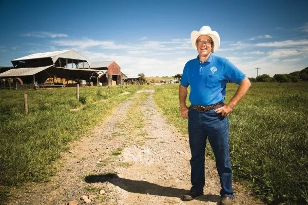 Joel-Salatin-Flickr-cheeseslave-600x400